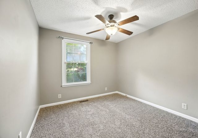 2153 Blakemore Dr, Clarksville, TN 37040