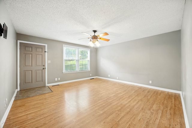 2153 Blakemore Dr, Clarksville, TN 37040