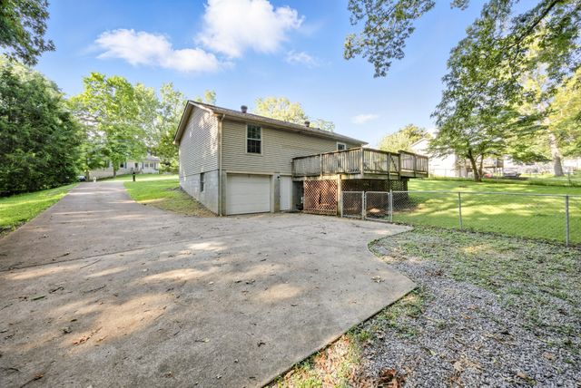 2153 Blakemore Dr, Clarksville, TN 37040