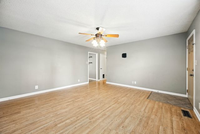 2153 Blakemore Dr, Clarksville, TN 37040