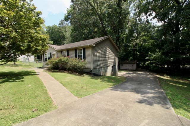 2153 Blakemore Dr, Clarksville, TN 37040