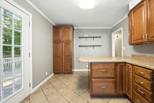 2153 Blakemore Dr, Clarksville, TN 37040