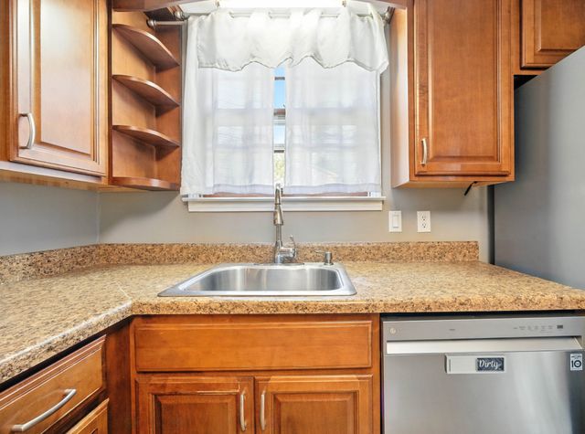 2153 Blakemore Dr, Clarksville, TN 37040