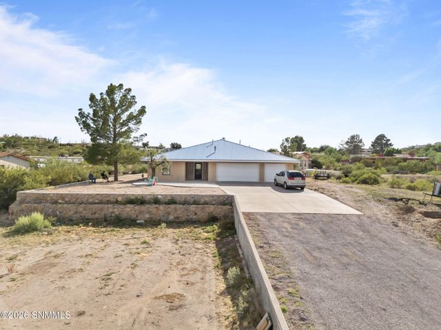 1021 La Quinta Street, Las Cruces, NM 88007