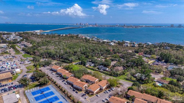 1200 Shoreline Dr 312, Gulf Breeze, FL 32561