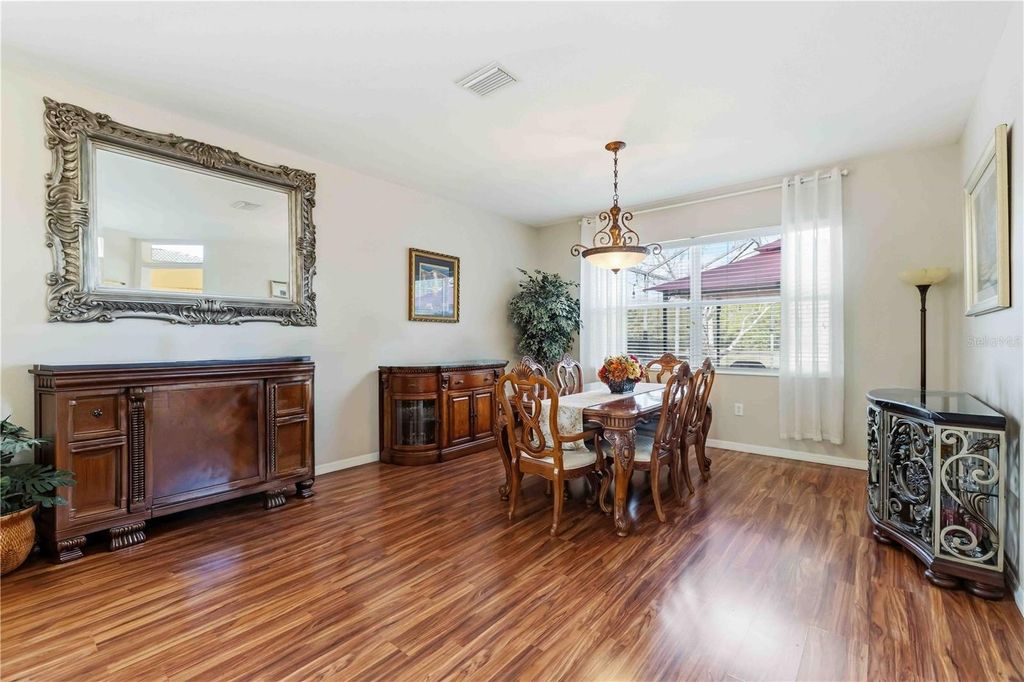 Image 11 of property listing at 8725 STONE HARBOUR LOOP, Bradenton, FL 34212