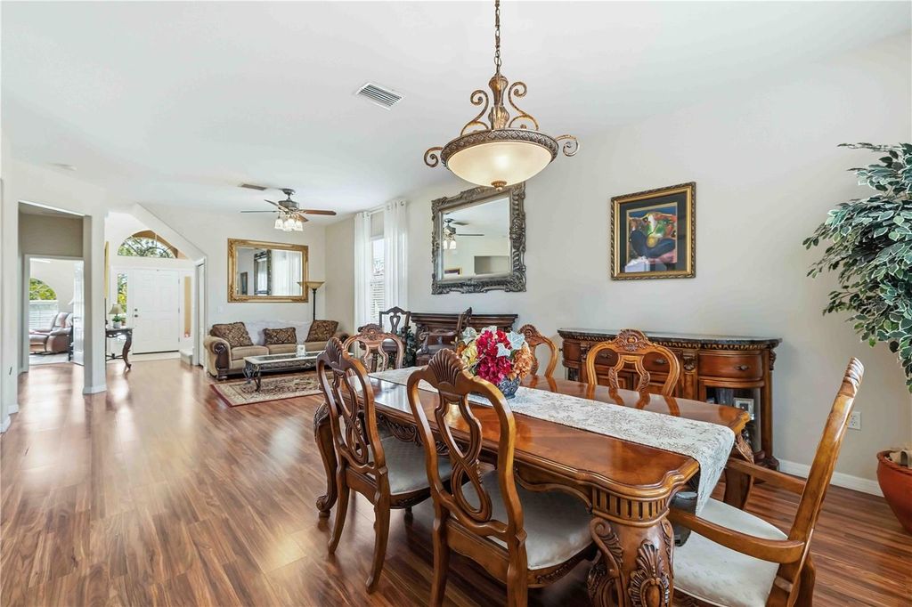 Image 14 of property listing at 8725 STONE HARBOUR LOOP, Bradenton, FL 34212