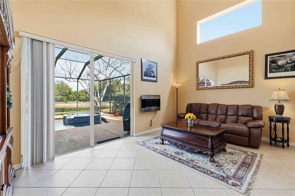 Image 15 of property listing at 8725 STONE HARBOUR LOOP, Bradenton, FL 34212