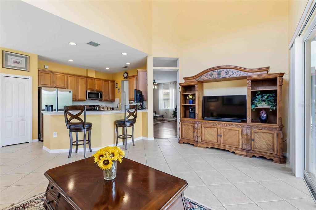 Image 18 of property listing at 8725 STONE HARBOUR LOOP, Bradenton, FL 34212