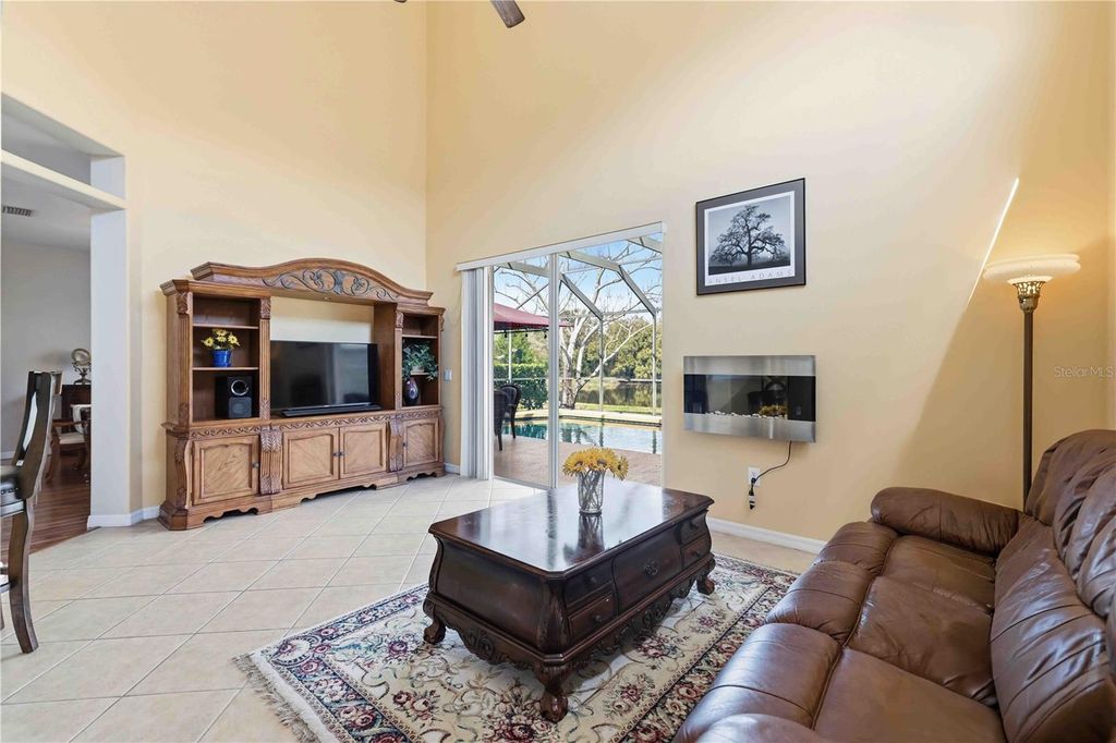 Image 19 of property listing at 8725 STONE HARBOUR LOOP, Bradenton, FL 34212