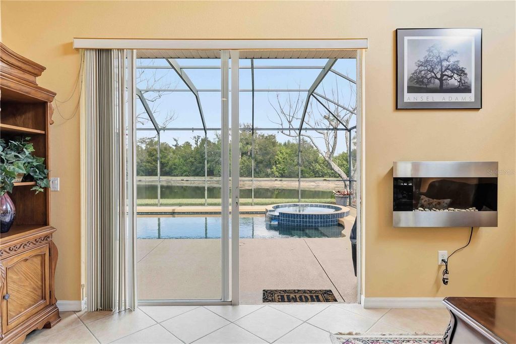 Image 20 of property listing at 8725 STONE HARBOUR LOOP, Bradenton, FL 34212