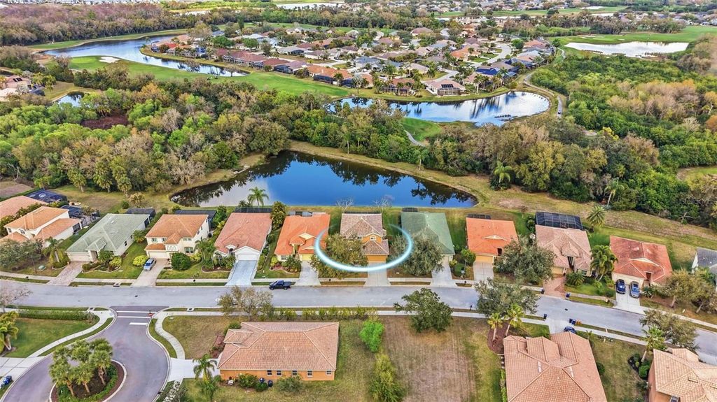 Image 3 of property listing at 8725 STONE HARBOUR LOOP, Bradenton, FL 34212