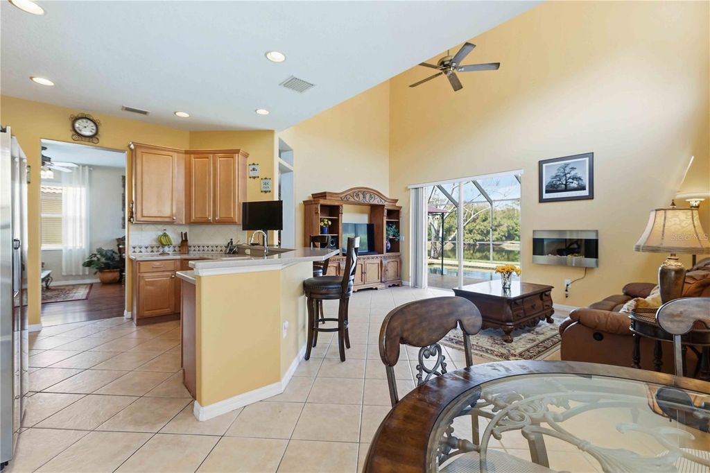 Image 22 of property listing at 8725 STONE HARBOUR LOOP, Bradenton, FL 34212
