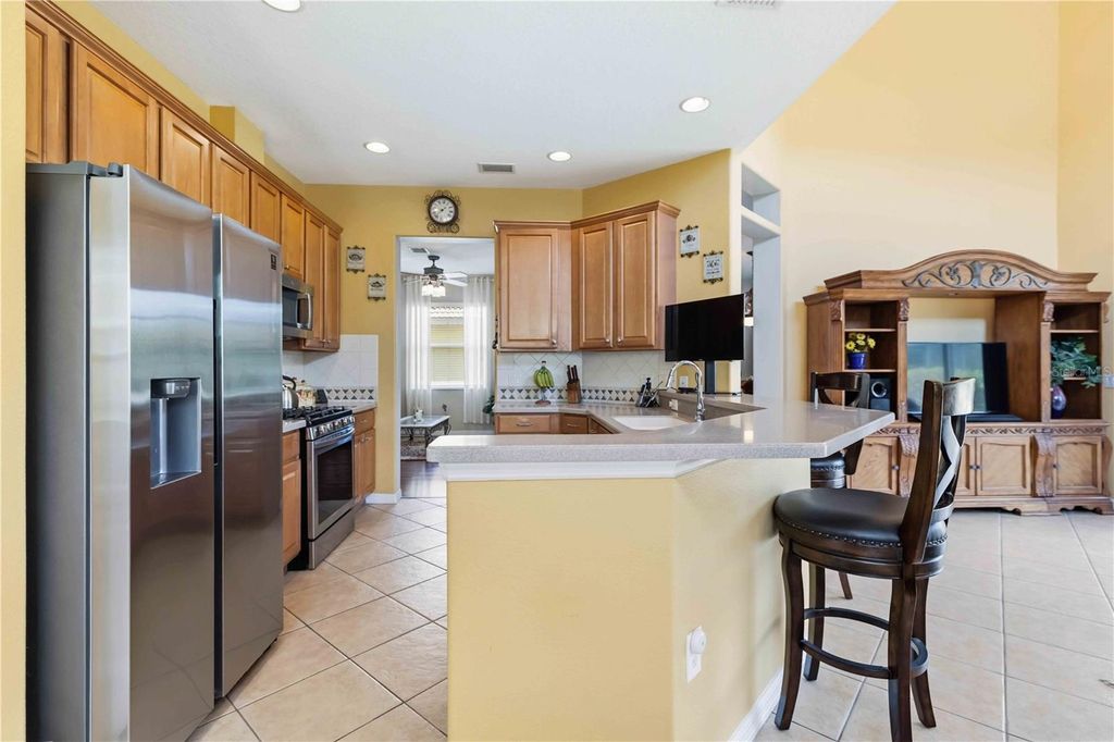 Image 23 of property listing at 8725 STONE HARBOUR LOOP, Bradenton, FL 34212