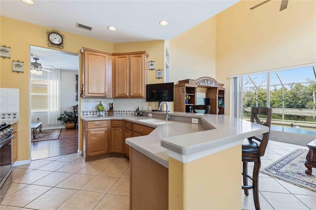 Image 24 of property listing at 8725 STONE HARBOUR LOOP, Bradenton, FL 34212