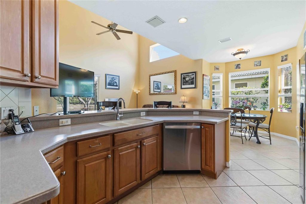 Image 26 of property listing at 8725 STONE HARBOUR LOOP, Bradenton, FL 34212