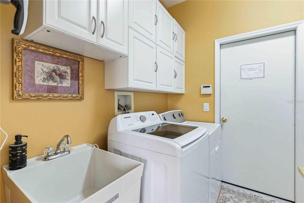 Image 31 of property listing at 8725 STONE HARBOUR LOOP, Bradenton, FL 34212