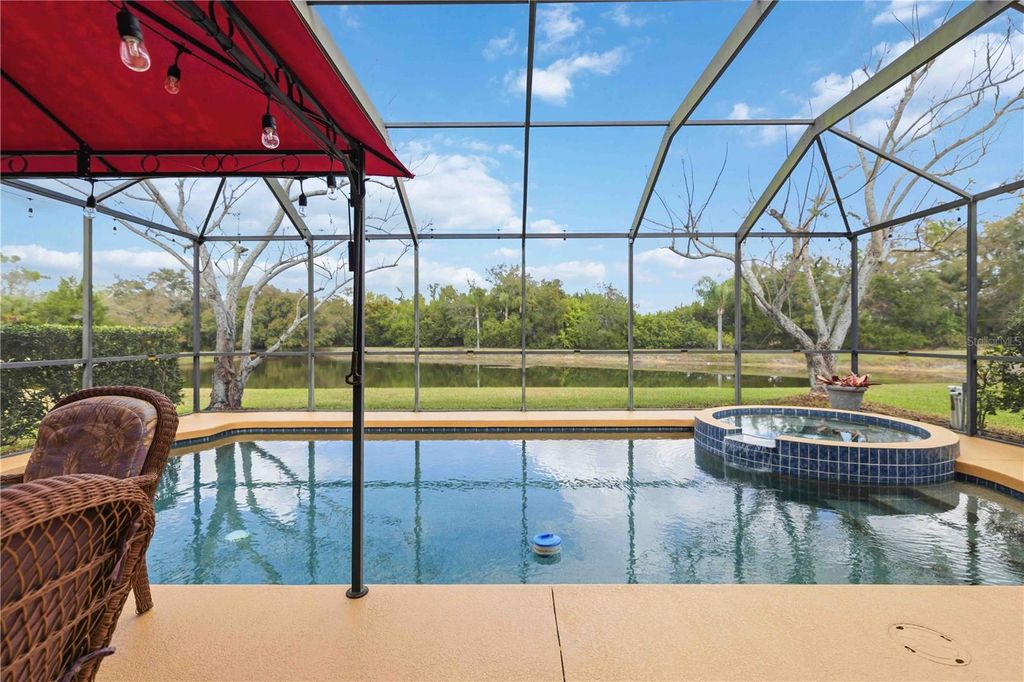 Image 40 of property listing at 8725 STONE HARBOUR LOOP, Bradenton, FL 34212