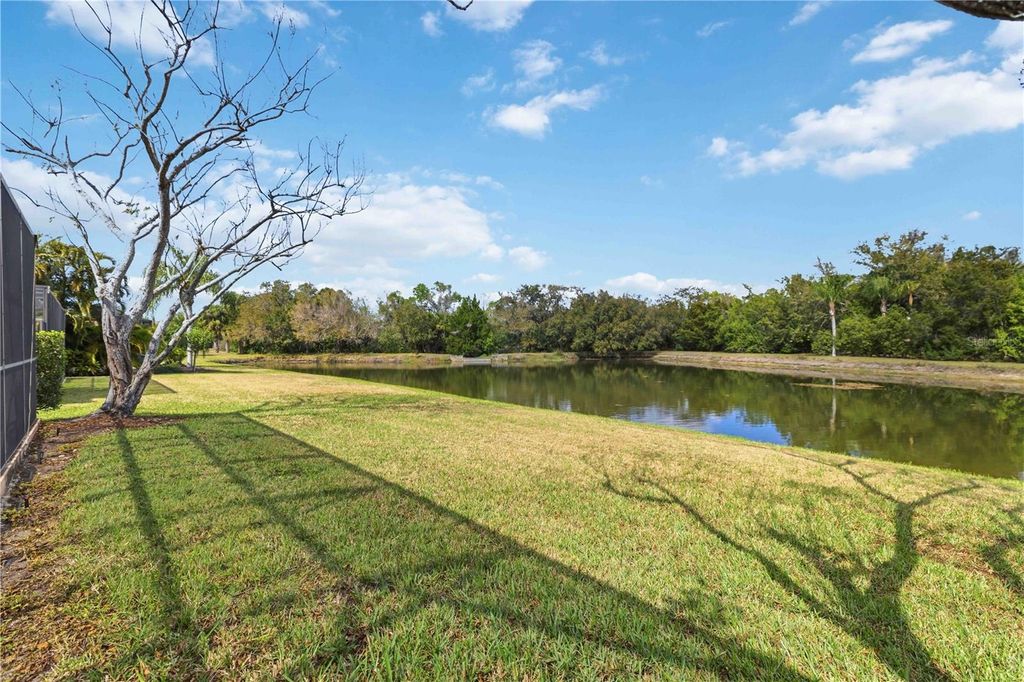 Image 46 of property listing at 8725 STONE HARBOUR LOOP, Bradenton, FL 34212