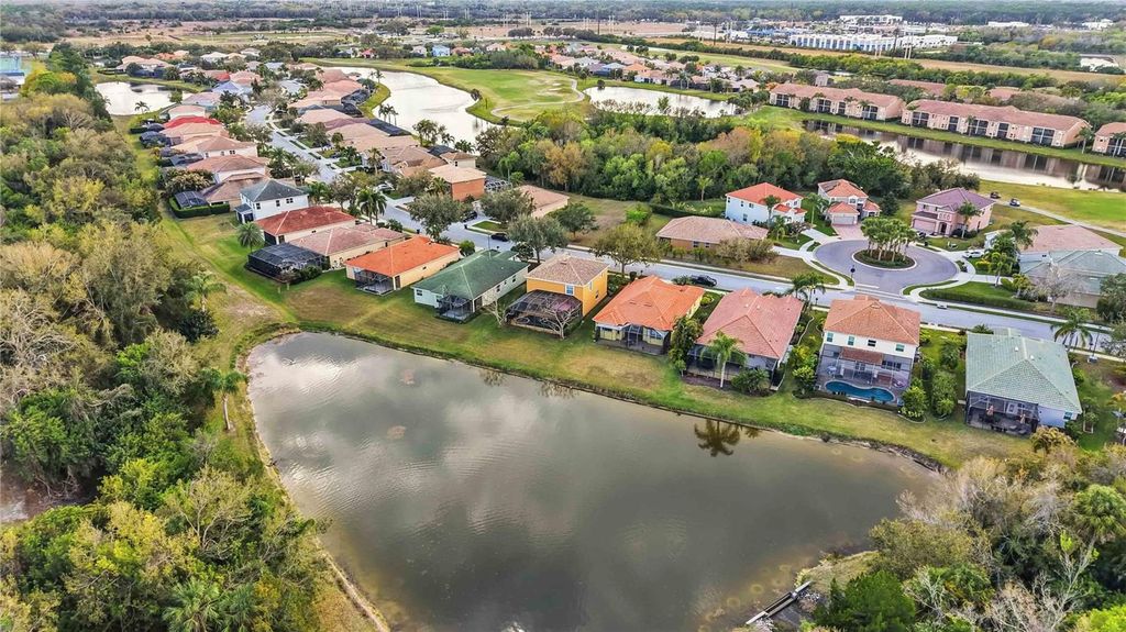 Image 48 of property listing at 8725 STONE HARBOUR LOOP, Bradenton, FL 34212