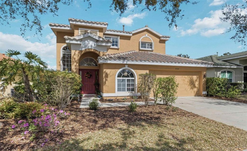 Image 6 of property listing at 8725 STONE HARBOUR LOOP, Bradenton, FL 34212