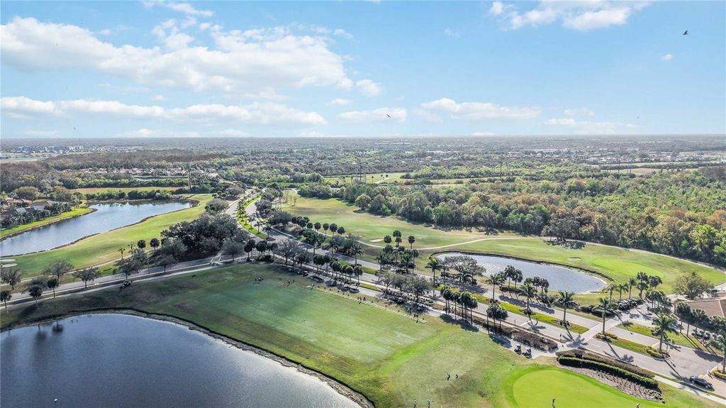 Image 54 of property listing at 8725 STONE HARBOUR LOOP, Bradenton, FL 34212