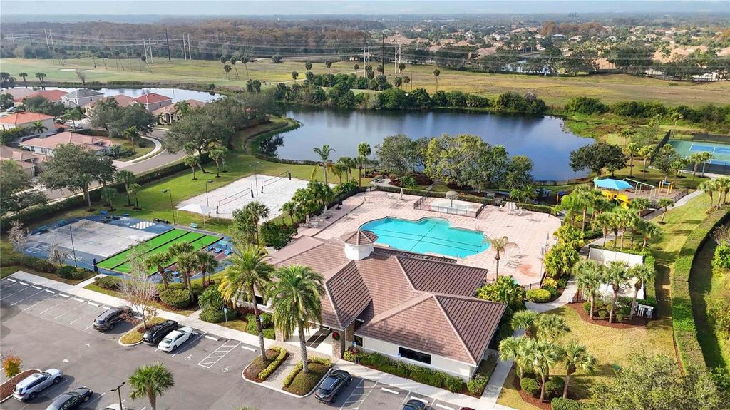 Image 63 of property listing at 8725 STONE HARBOUR LOOP, Bradenton, FL 34212