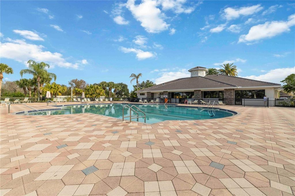 Image 66 of property listing at 8725 STONE HARBOUR LOOP, Bradenton, FL 34212