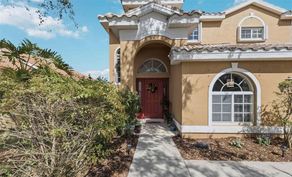 Image 8 of property listing at 8725 STONE HARBOUR LOOP, Bradenton, FL 34212
