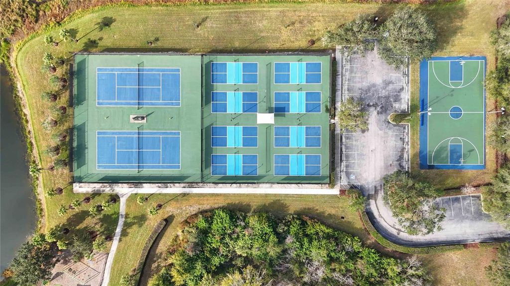 Image 74 of property listing at 8725 STONE HARBOUR LOOP, Bradenton, FL 34212