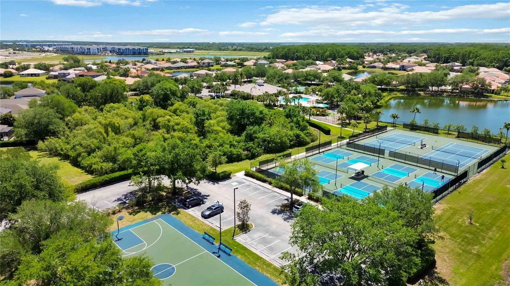 Image 76 of property listing at 8725 STONE HARBOUR LOOP, Bradenton, FL 34212