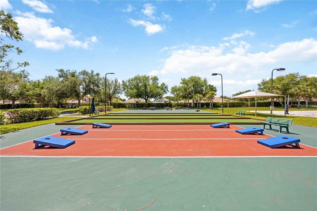Image 77 of property listing at 8725 STONE HARBOUR LOOP, Bradenton, FL 34212
