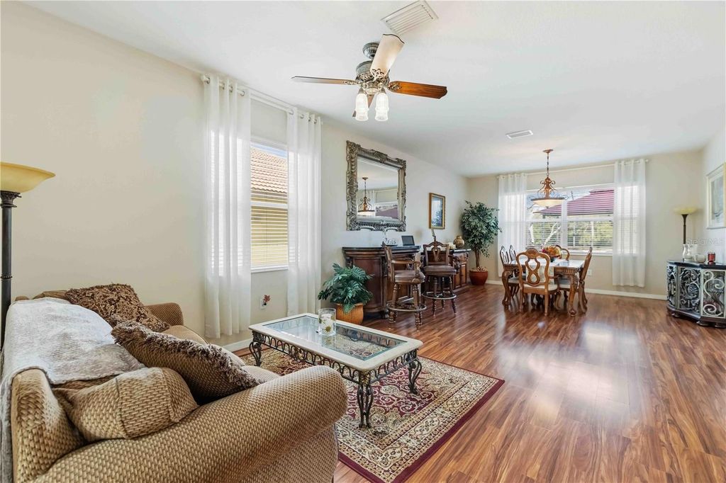 Image 10 of property listing at 8725 STONE HARBOUR LOOP, Bradenton, FL 34212