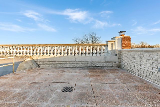 2044 26th Street, Astoria, NY 11105