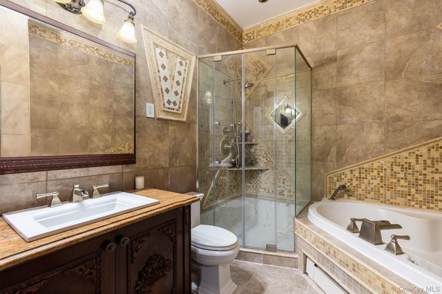 2044 26th Street, Astoria, NY 11105