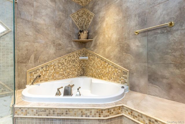 2044 26th Street, Astoria, NY 11105