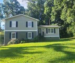 4641 Lucerne Valley Rd SW, Lilburn, GA 30047