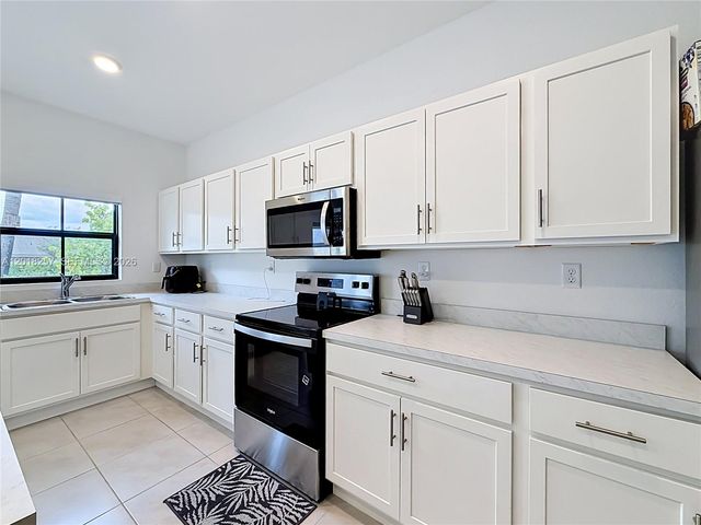 939 NW 3rd Ter 939, Pompano Beach, FL 33060