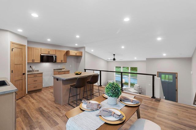 1824 SOUTHLAND LANE, New London, WI 54961