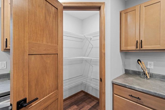 1824 SOUTHLAND LANE, New London, WI 54961