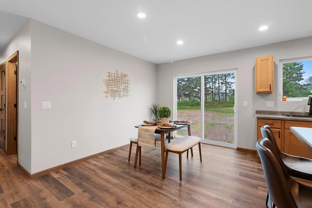1824 SOUTHLAND LANE, New London, WI 54961