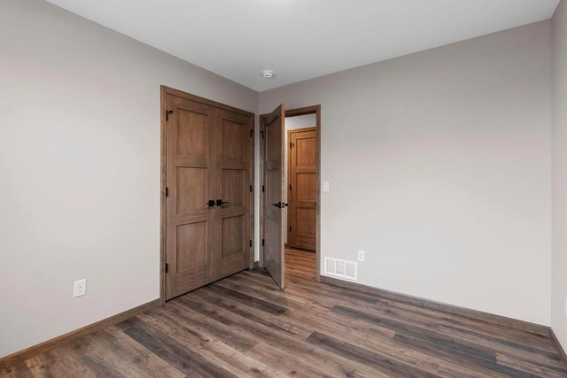 1824 SOUTHLAND LANE, New London, WI 54961