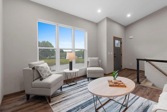 1824 SOUTHLAND LANE, New London, WI 54961