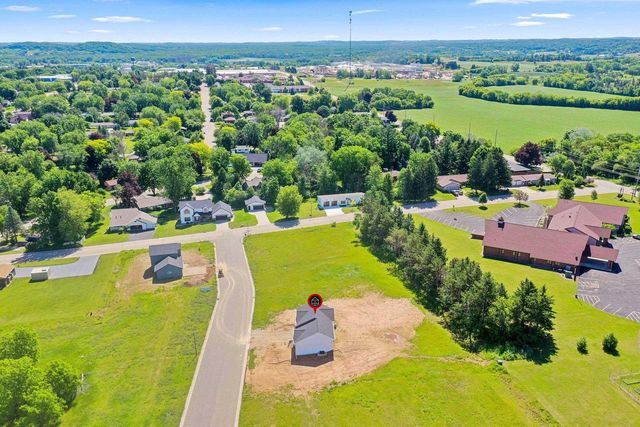 1824 SOUTHLAND LANE, New London, WI 54961