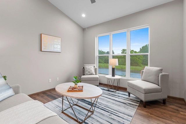 1824 SOUTHLAND LANE, New London, WI 54961