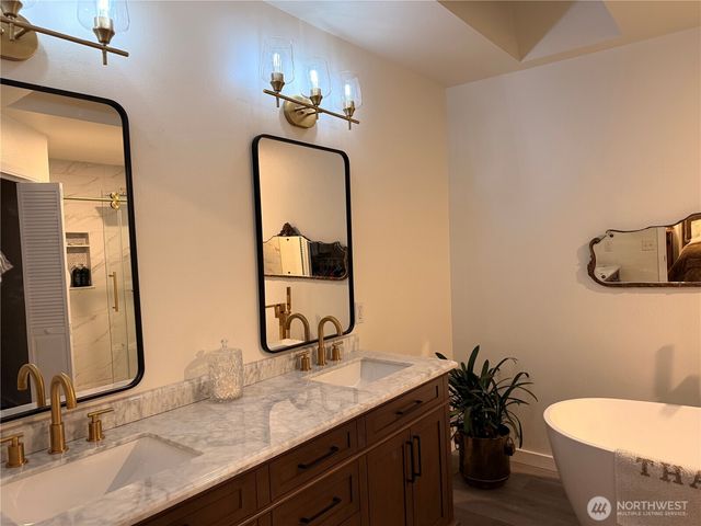 24505 229th Court SE, Maple Valley, WA 98038
