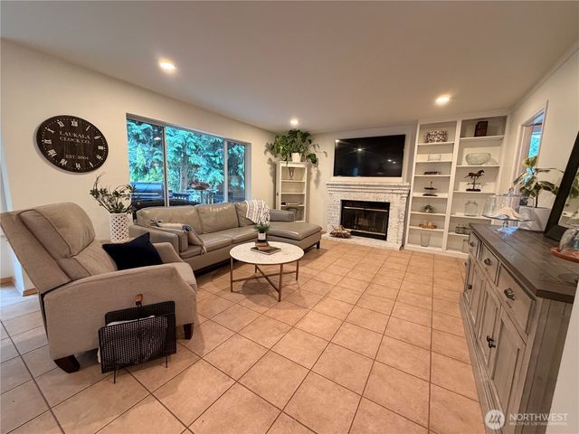 24505 229th Court SE, Maple Valley, WA 98038