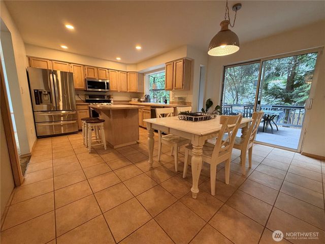 24505 229th Court SE, Maple Valley, WA 98038