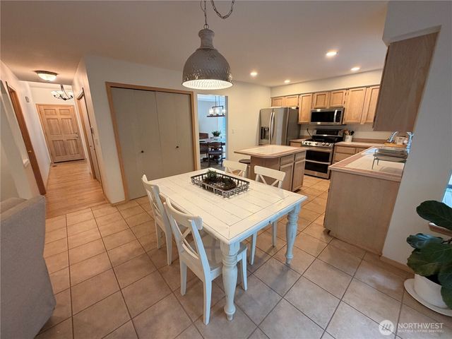 24505 229th Court SE, Maple Valley, WA 98038