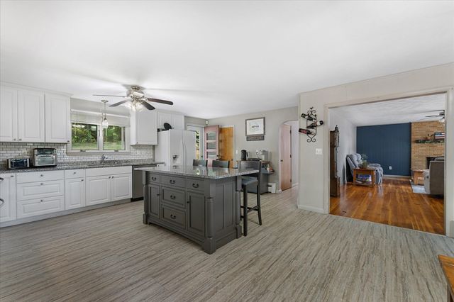 6 Hadley Path, West Brookfield, MA 01585